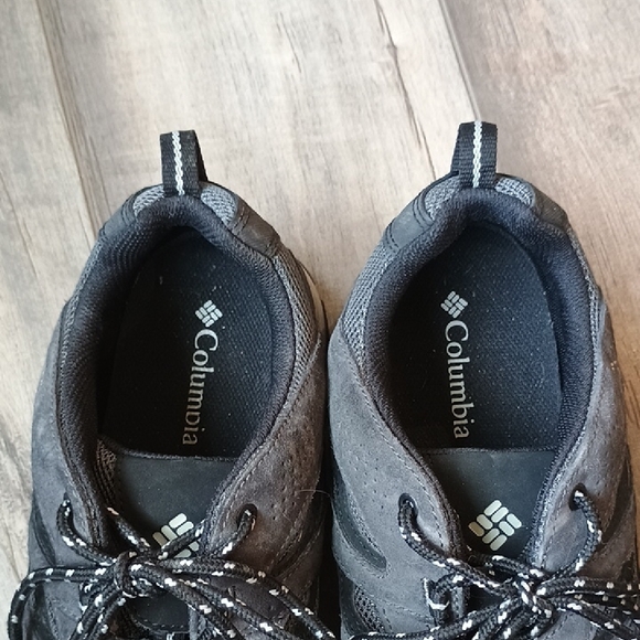 Columbia Men's Gray Hiking Shoes - Picture 3 of 11